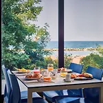 Serena Majestic Lejlighedshotel