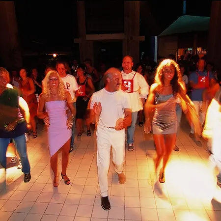 Serena Majestic Aparthotel 4*