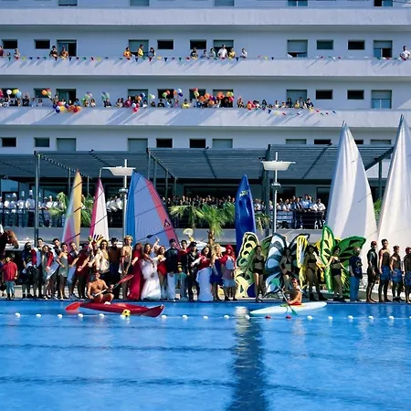 Serena Majestic Lägenhetshotell 4*