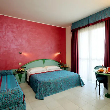 Serena Majestic Aparthotel 4*