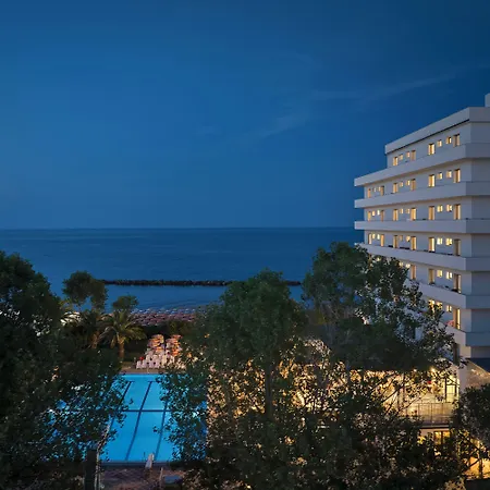 Serena Majestic Aparthotel 4*