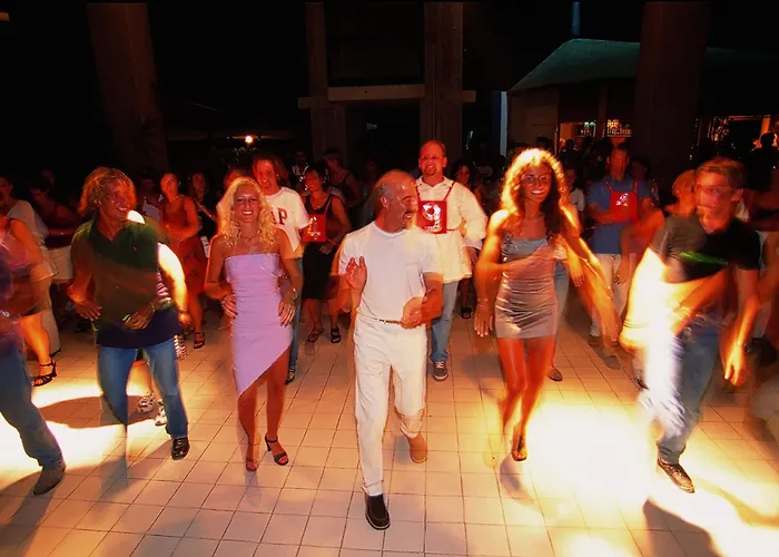 Serena Majestic Apartahotel 4*