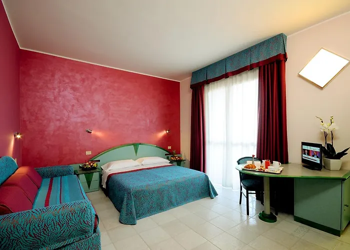 Serena Majestic Apartahotel 4*