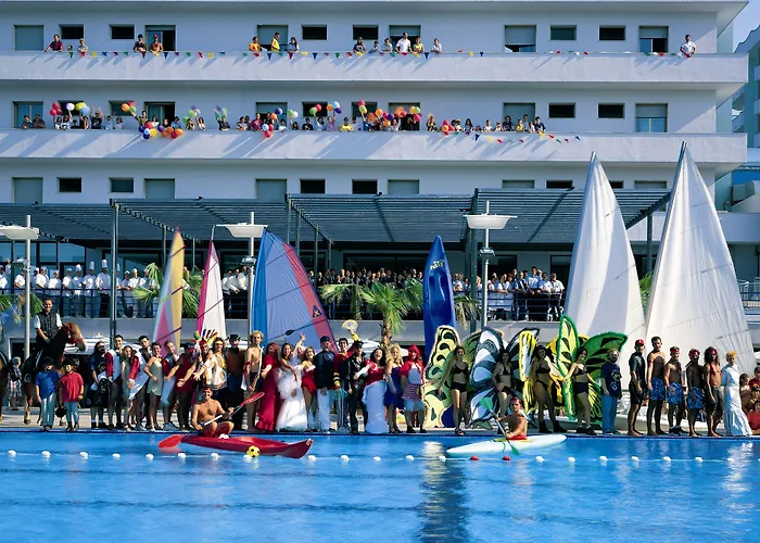 Serena Majestic Apartahotel 4*